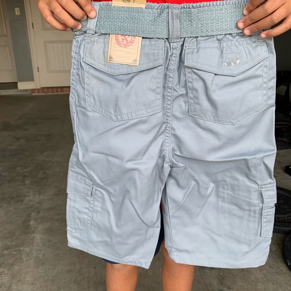 Boys cargo shorts w/belt - Picture 3 of 3